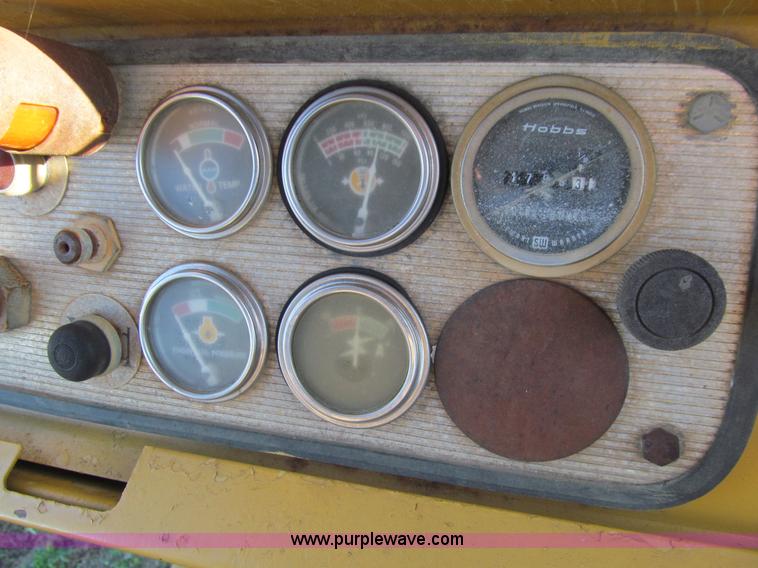 image for item E4992 1982 Caterpillar 621B conventional scraper