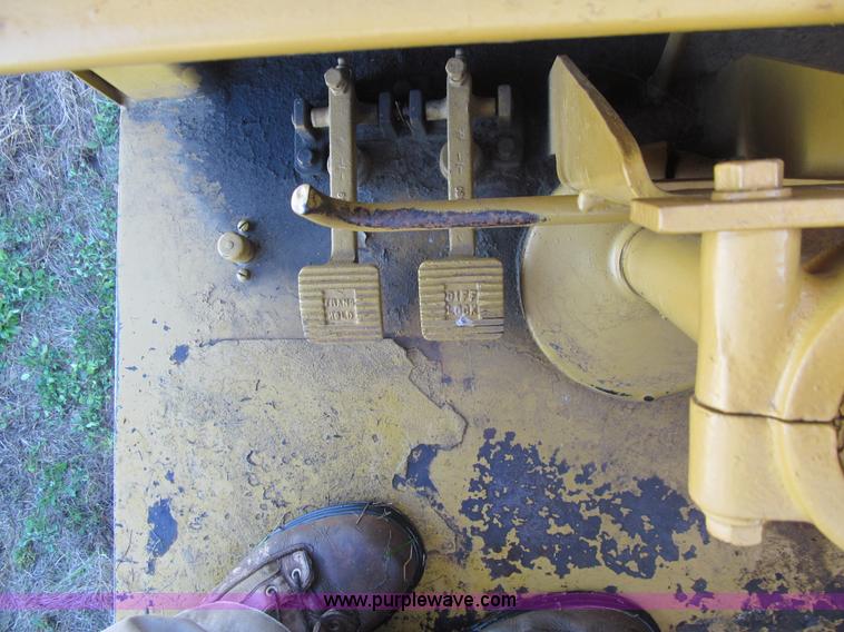 image for item E4992 1982 Caterpillar 621B conventional scraper