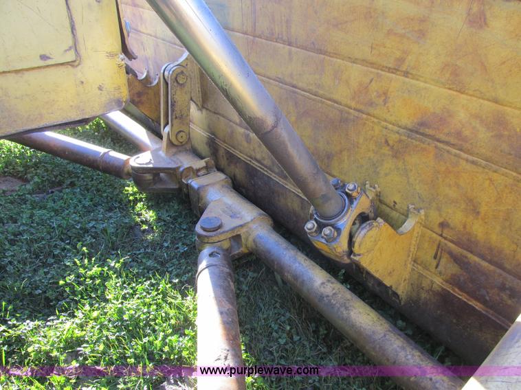 image for item E4993 1974 Caterpillar D8K dozer