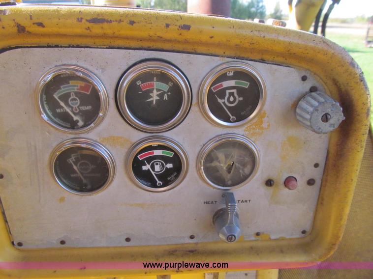 image for item E4993 1974 Caterpillar D8K dozer