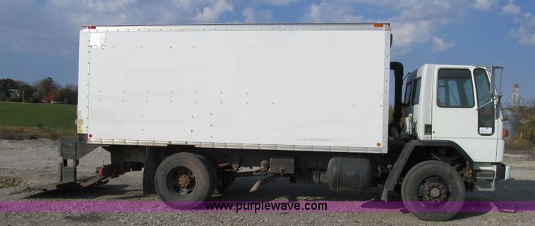 image for item E4997 1993 Ford CF8000 box truck