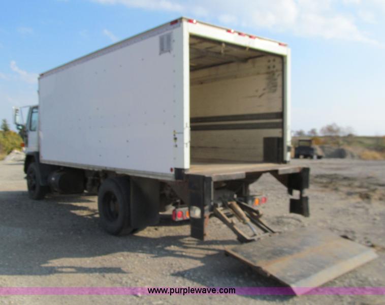 image for item E4997 1993 Ford CF8000 box truck