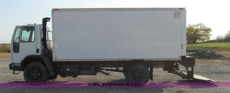 image for item E4997 1993 Ford CF8000 box truck