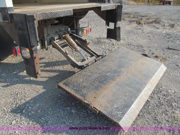 image for item E4997 1993 Ford CF8000 box truck