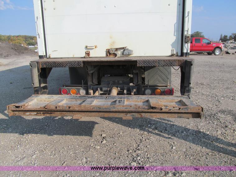 image for item E4997 1993 Ford CF8000 box truck