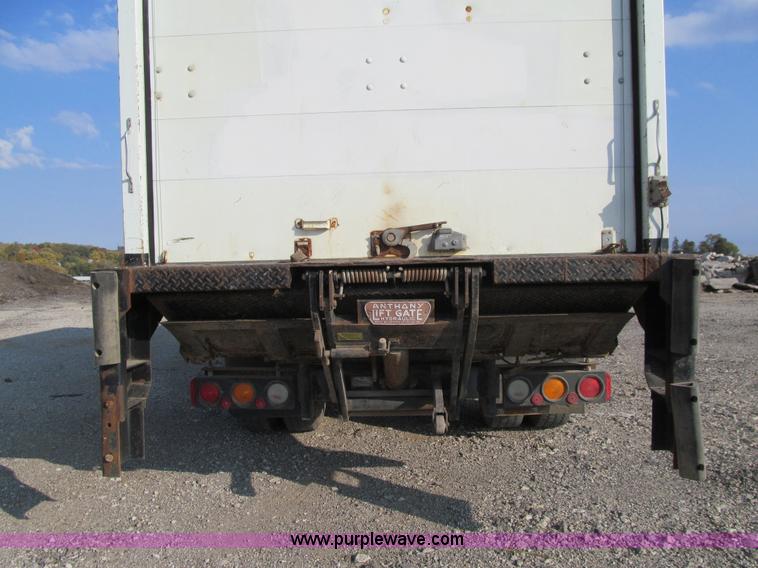 image for item E4997 1993 Ford CF8000 box truck