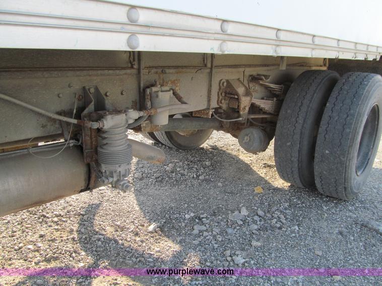 image for item E4997 1993 Ford CF8000 box truck