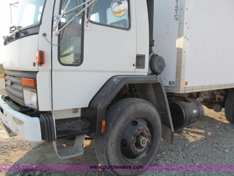 image for item E4997 1993 Ford CF8000 box truck