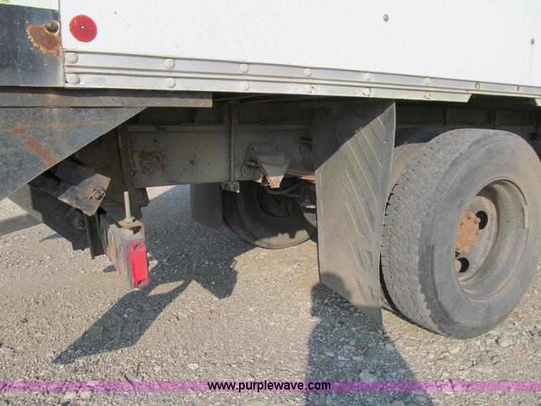 image for item E4997 1993 Ford CF8000 box truck