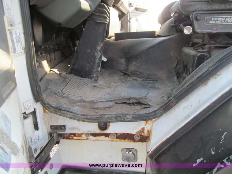 image for item E4997 1993 Ford CF8000 box truck