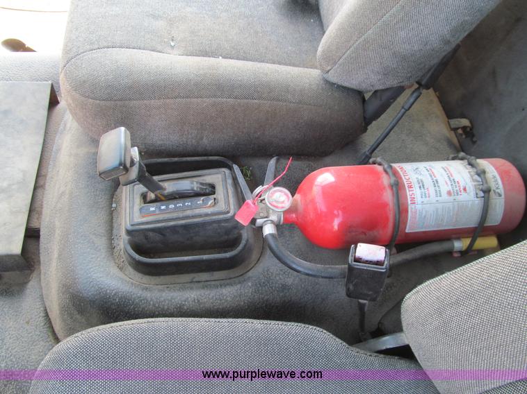 image for item E4997 1993 Ford CF8000 box truck