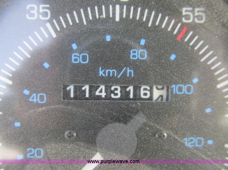 image for item E4997 1993 Ford CF8000 box truck