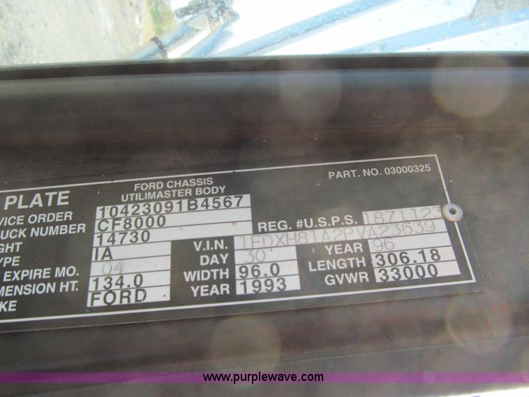 image for item E4997 1993 Ford CF8000 box truck