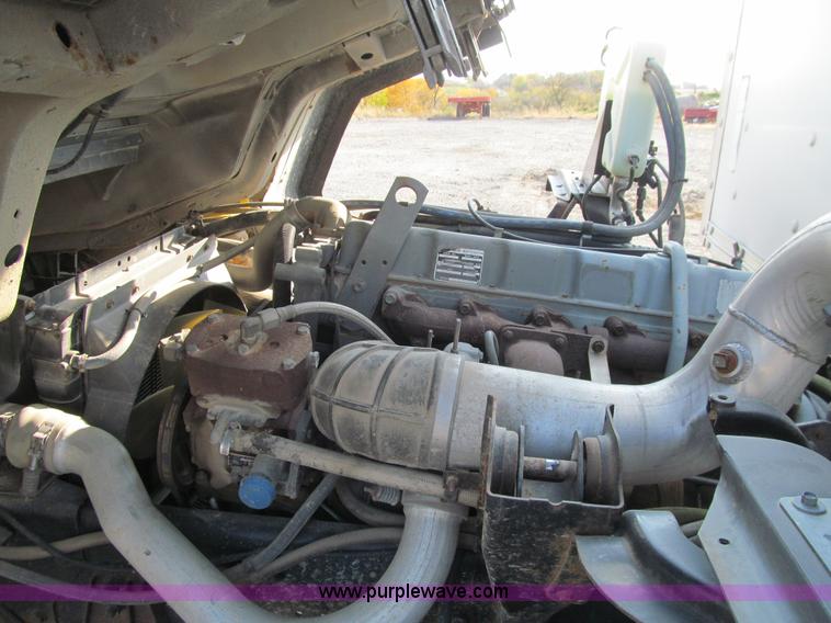 image for item E4997 1993 Ford CF8000 box truck