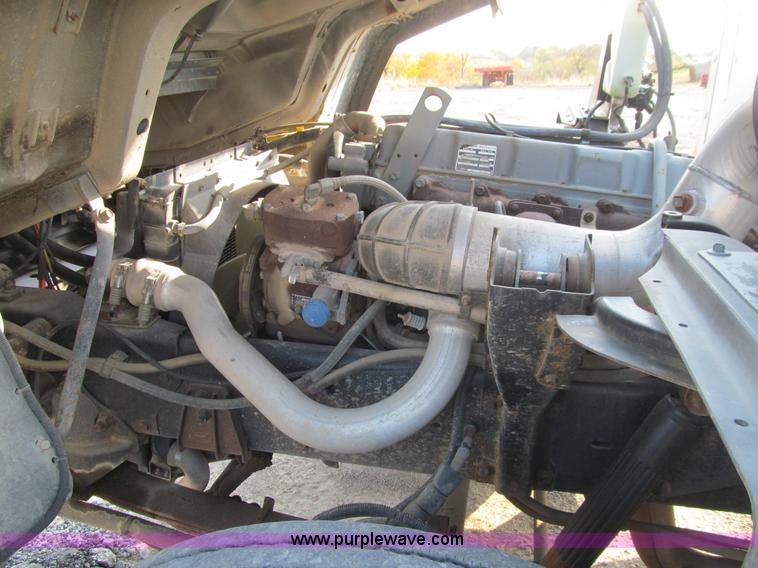 image for item E4997 1993 Ford CF8000 box truck