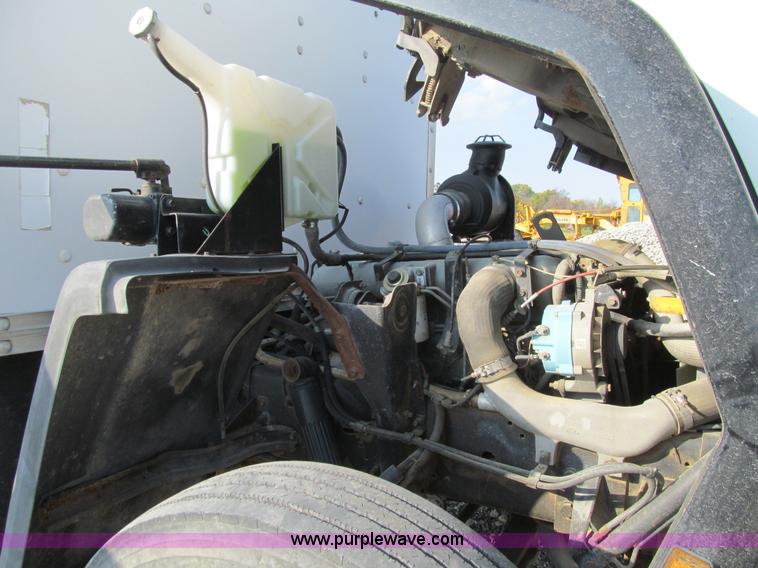 image for item E4997 1993 Ford CF8000 box truck