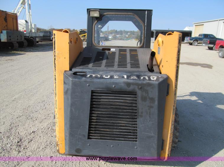 image for item E4999 2001 Mustang 2050 skid steer