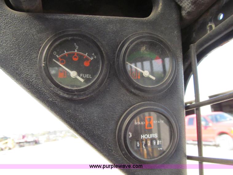 image for item E4999 2001 Mustang 2050 skid steer