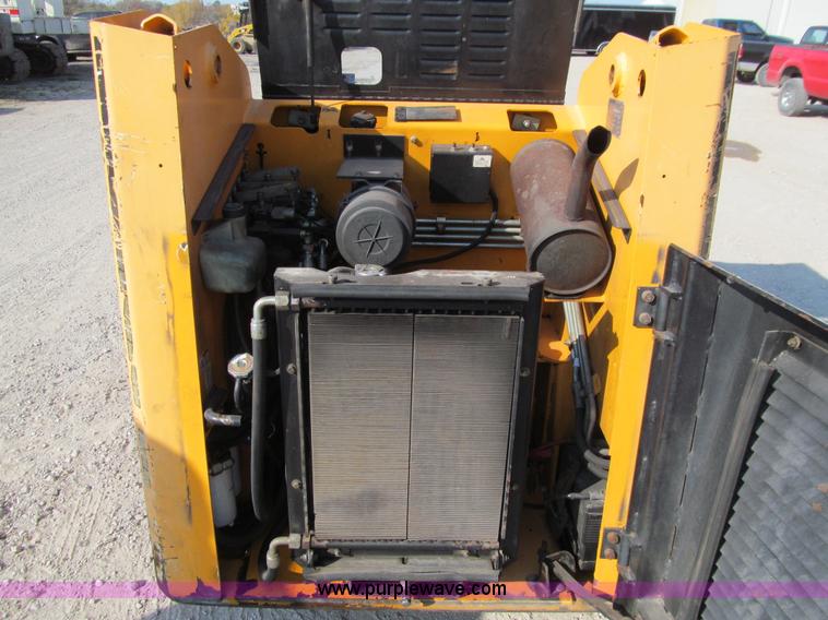 image for item E4999 2001 Mustang 2050 skid steer