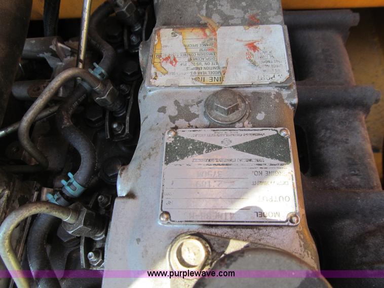 image for item E4999 2001 Mustang 2050 skid steer