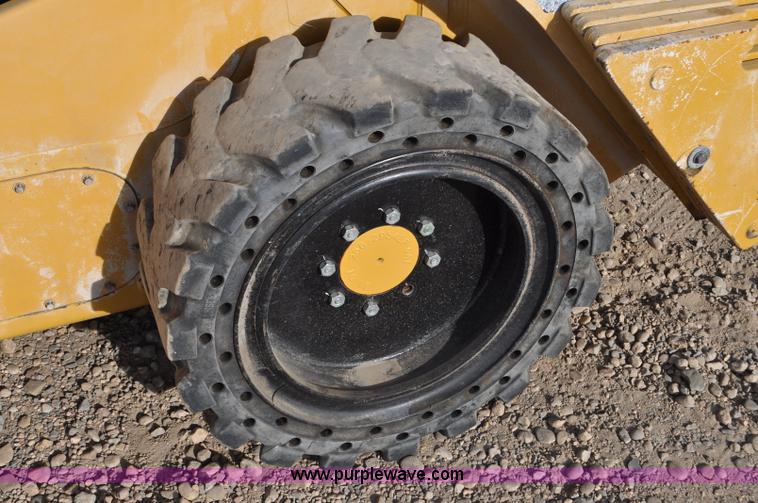 image for item F2099 2013 Caterpillar 246C skid steer