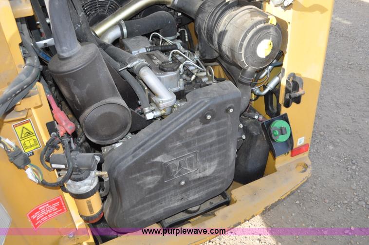 image for item F2099 2013 Caterpillar 246C skid steer