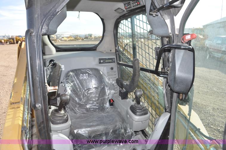 image for item F2099 2013 Caterpillar 246C skid steer