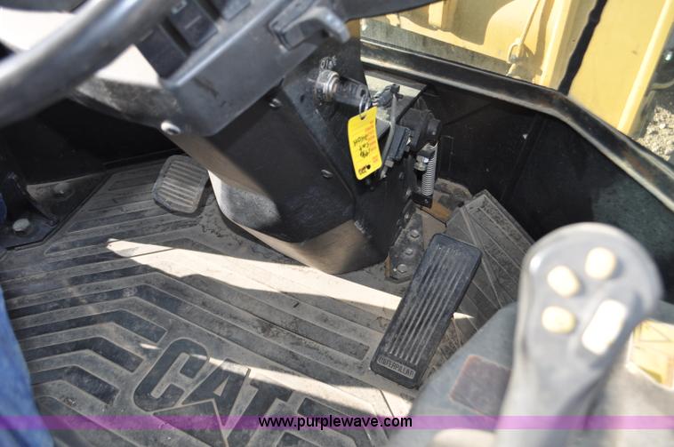 image for item F2100 2006 Caterpillar 904B compact wheel loader