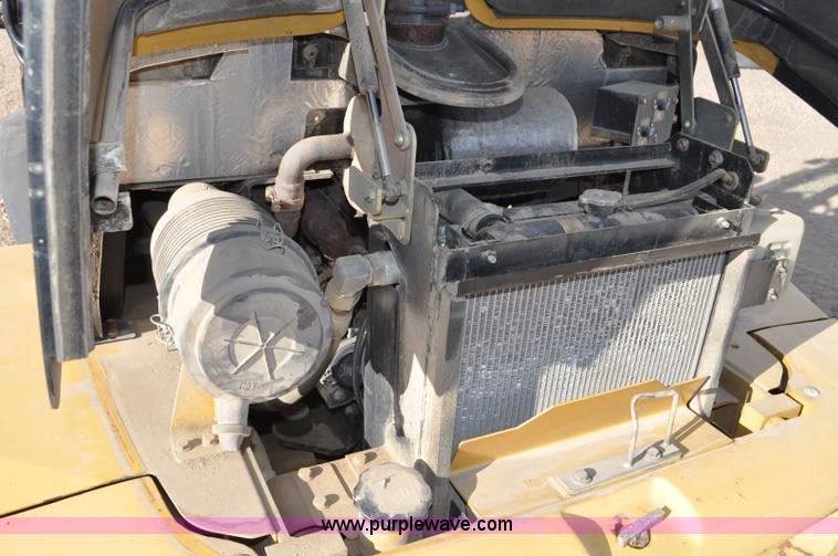 image for item F2100 2006 Caterpillar 904B compact wheel loader