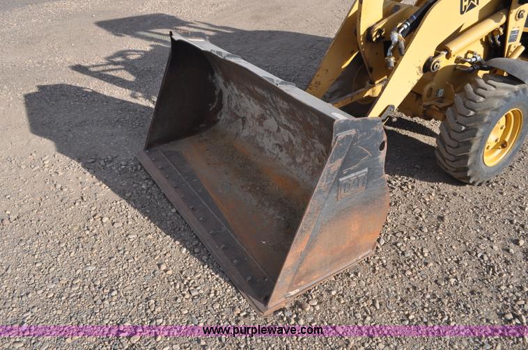 image for item F2100 2006 Caterpillar 904B compact wheel loader