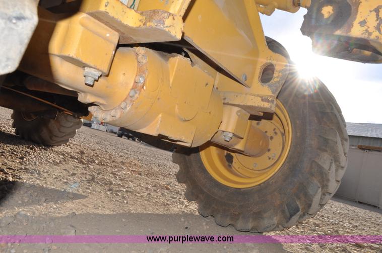 image for item F2100 2006 Caterpillar 904B compact wheel loader