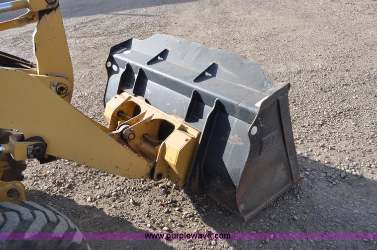 image for item F2100 2006 Caterpillar 904B compact wheel loader