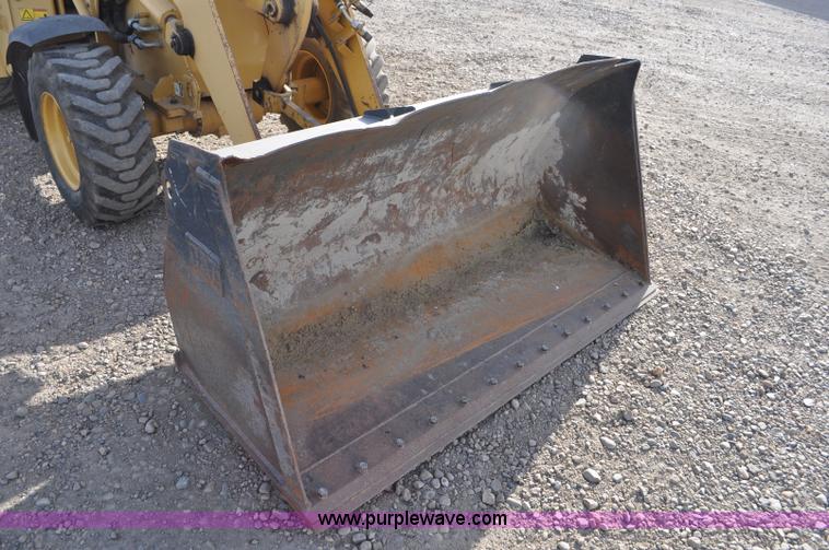 image for item F2100 2006 Caterpillar 904B compact wheel loader