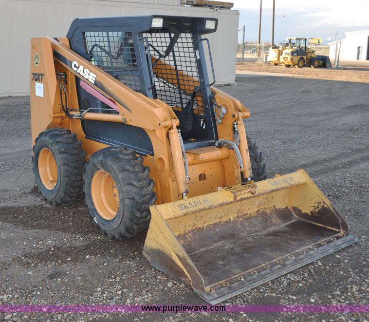 image for item F2106 2003 Case 70XT skid steer