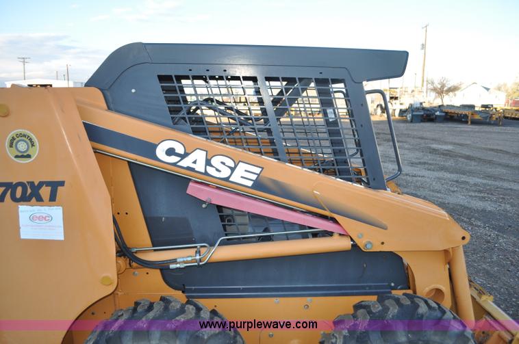 image for item F2106 2003 Case 70XT skid steer