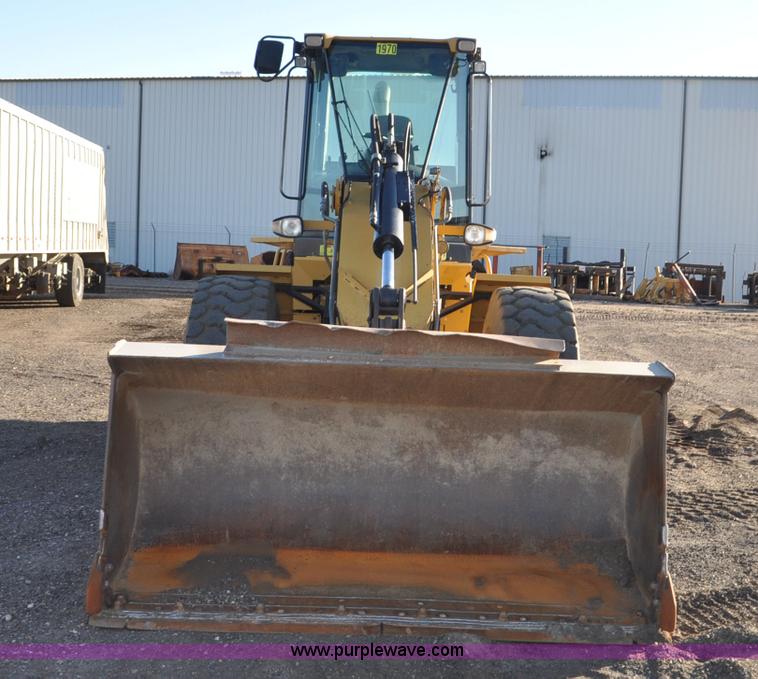 image for item F2107 2006 Caterpillar 930G integrated tool carrier