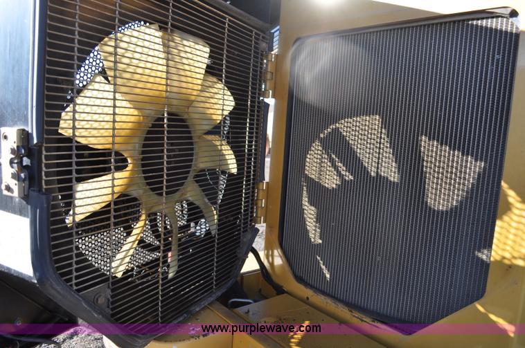 image for item F2107 2006 Caterpillar 930G integrated tool carrier