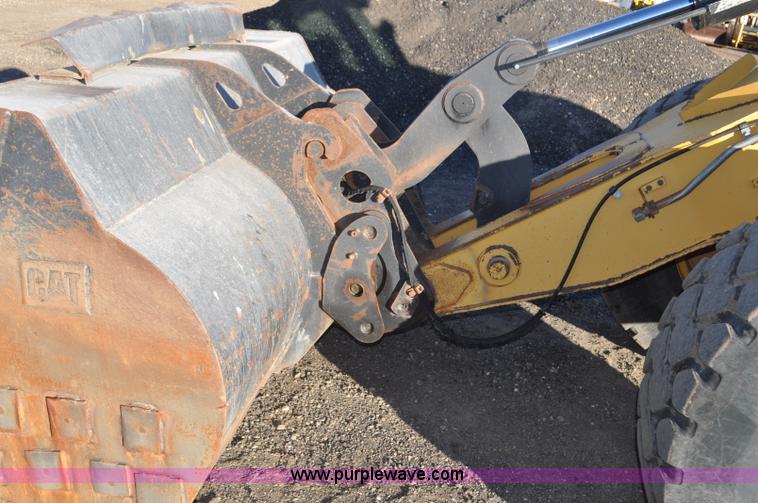 image for item F2107 2006 Caterpillar 930G integrated tool carrier