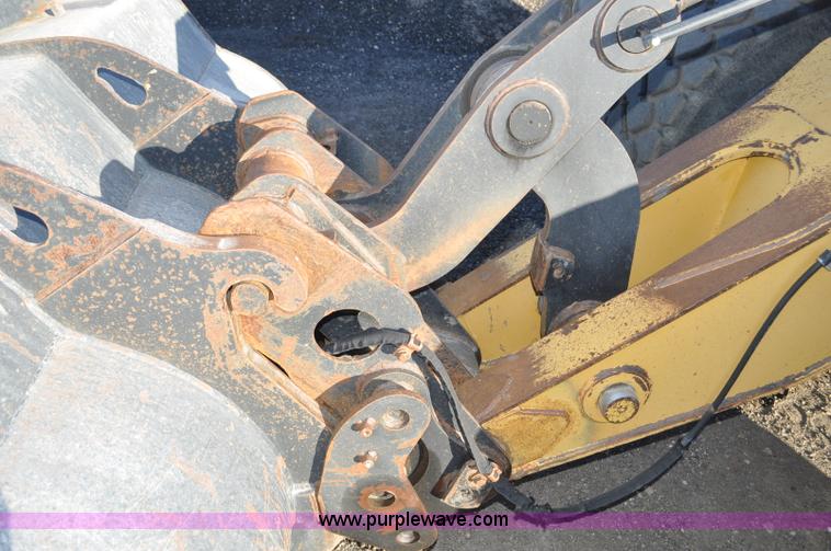 image for item F2107 2006 Caterpillar 930G integrated tool carrier