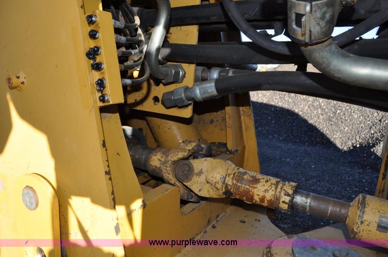 image for item F2107 2006 Caterpillar 930G integrated tool carrier
