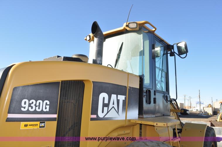 image for item F2107 2006 Caterpillar 930G integrated tool carrier