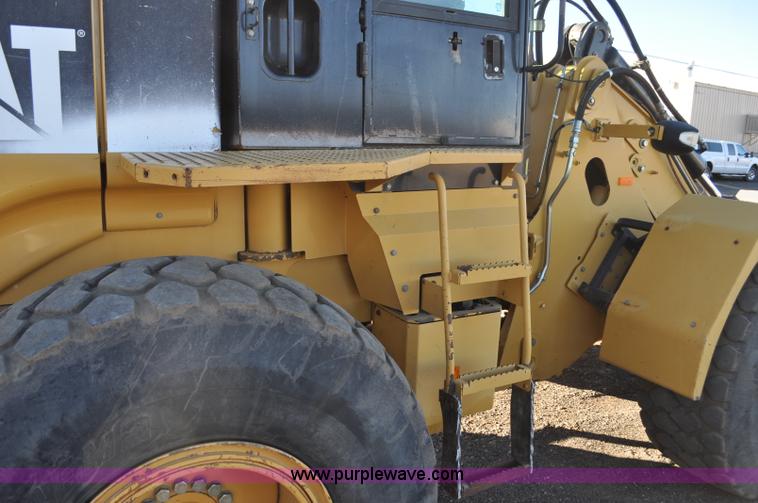 image for item F2107 2006 Caterpillar 930G integrated tool carrier