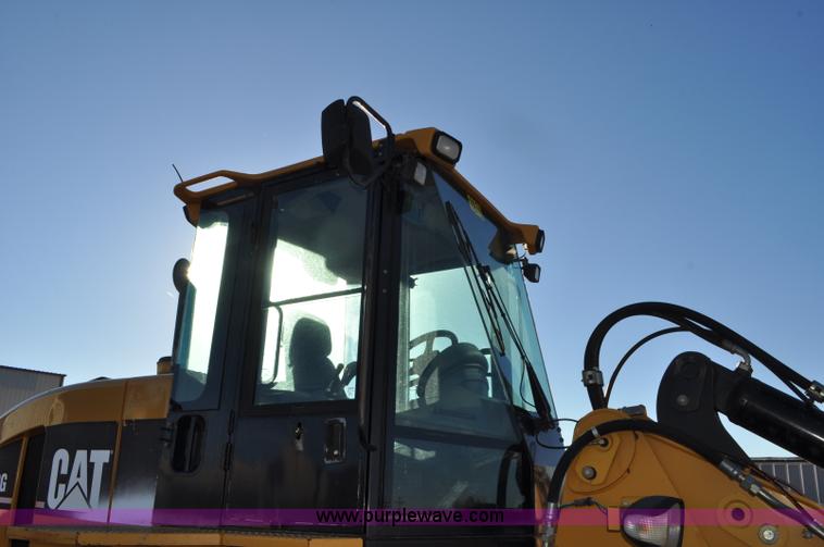 image for item F2107 2006 Caterpillar 930G integrated tool carrier