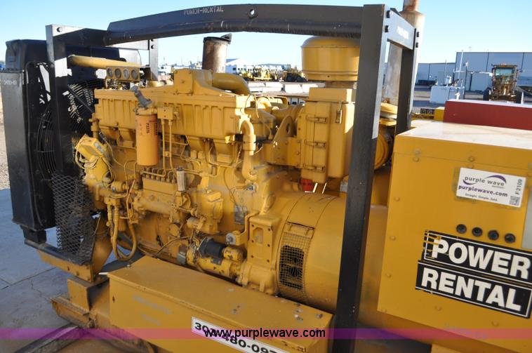 image for item F2109 Caterpillar SR4 generator