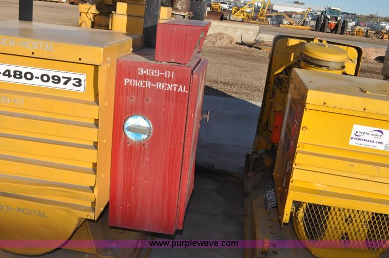 image for item F2109 Caterpillar SR4 generator