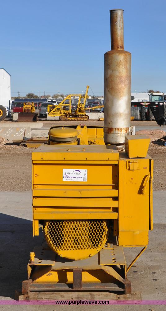 image for item F2110 Caterpillar generator