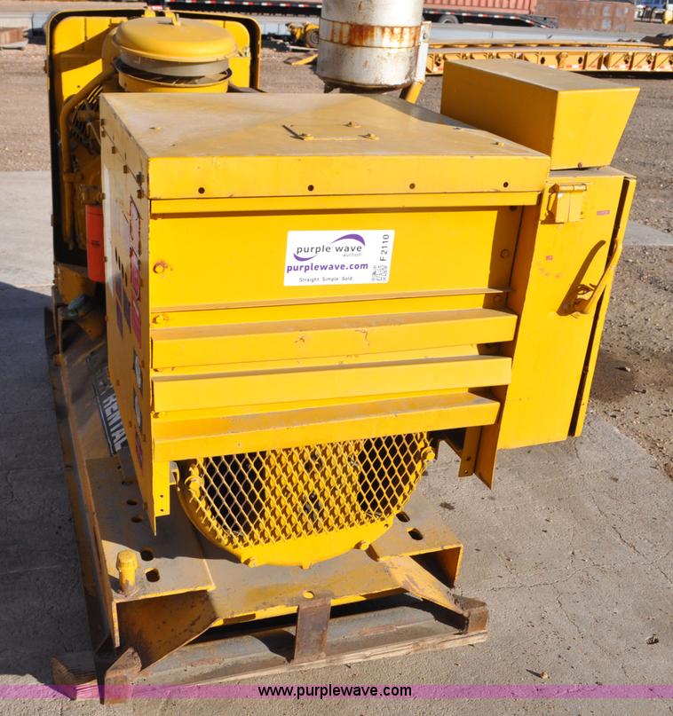 image for item F2110 Caterpillar generator