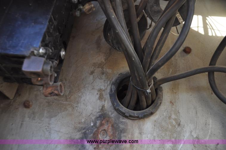 image for item F2110 Caterpillar generator