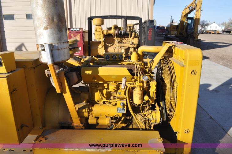 image for item F2110 Caterpillar generator