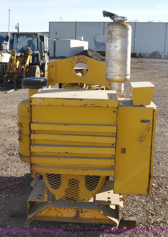image for item F2111 Caterpillar SR4 generator